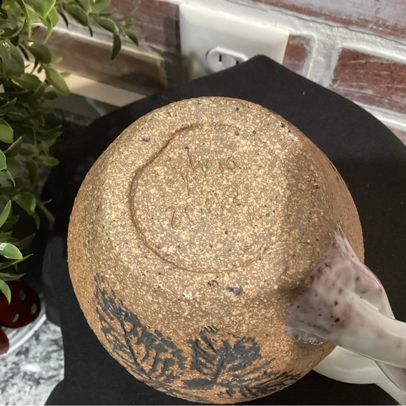 Vintage Stunning Hand Crafted High End Ceramic Pitcher - Fossil Leaf Designed - Picture 7 of 11